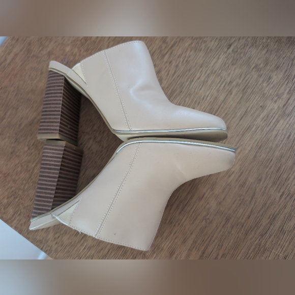 Elegant Beige Block Heel Mules - Picture 6 of 7